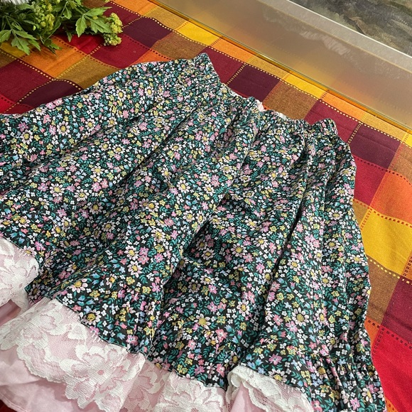 Vintage Pitchfork Lace Skirts - Picture 10 of 10